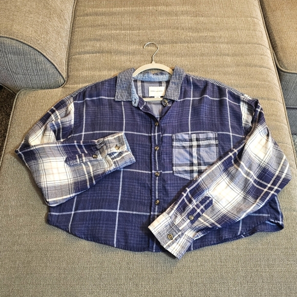 American Eagle Outfitters Tops - American Eagle Blue White Plaid Button Crop Casual Relaxed Top Size Medium